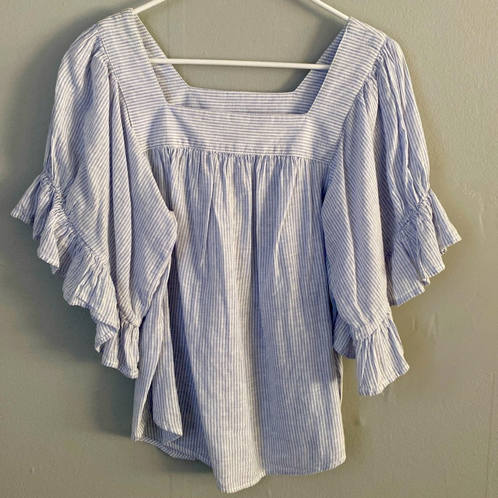 Women’s top size medium